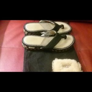 Uggs sandal flip flops size 6